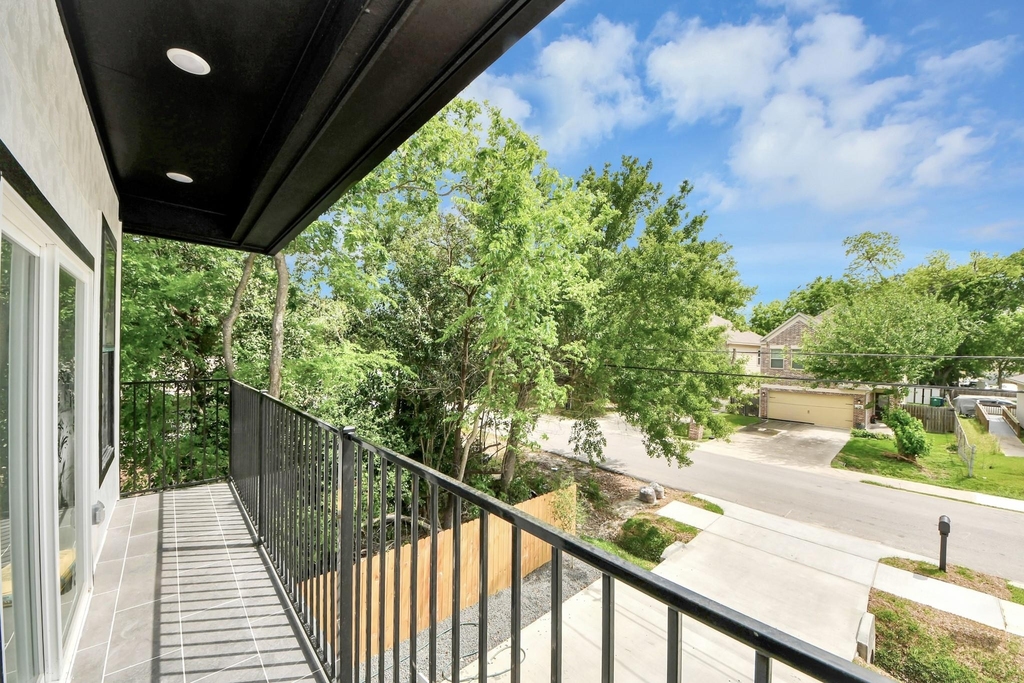 8313 Venus Street - Photo 22