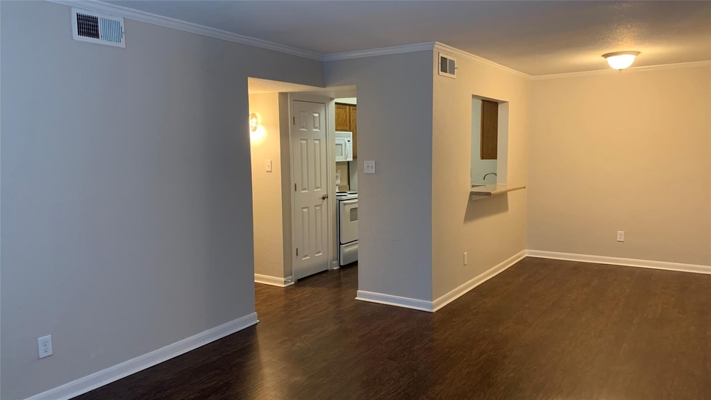 7315 Brompton Street - Photo 2