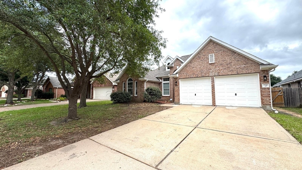 7510 Golden Thistle Lane - Photo 0