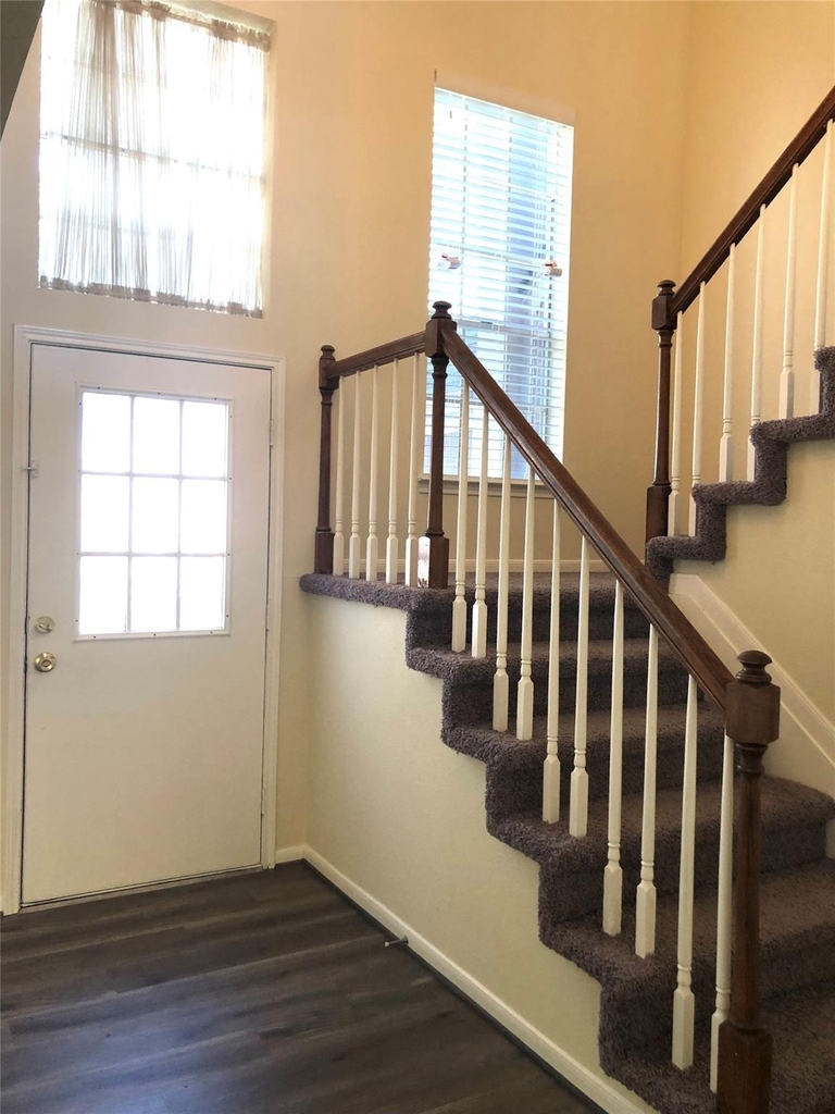 4819 Sunshine Drive - Photo 2