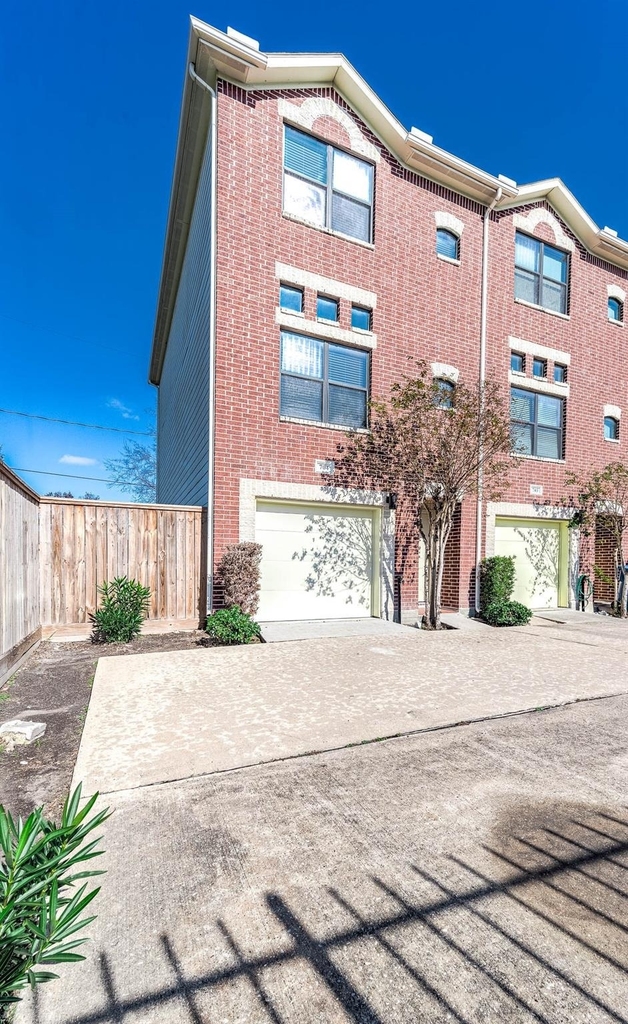 7650 Springhill Street - Photo 1