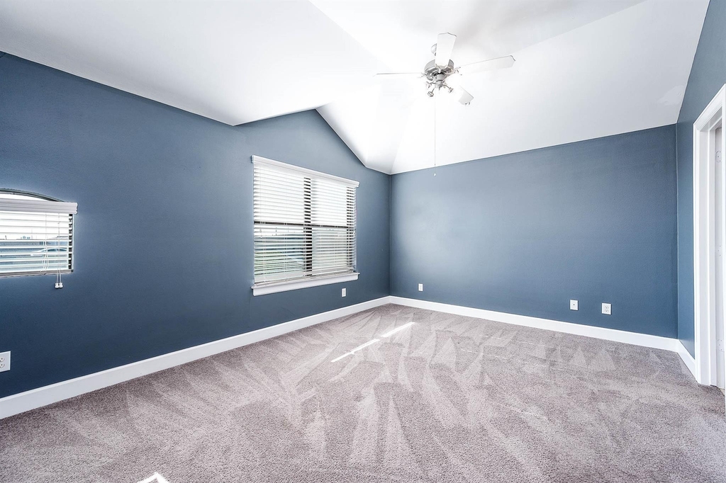 7650 Springhill Street - Photo 15
