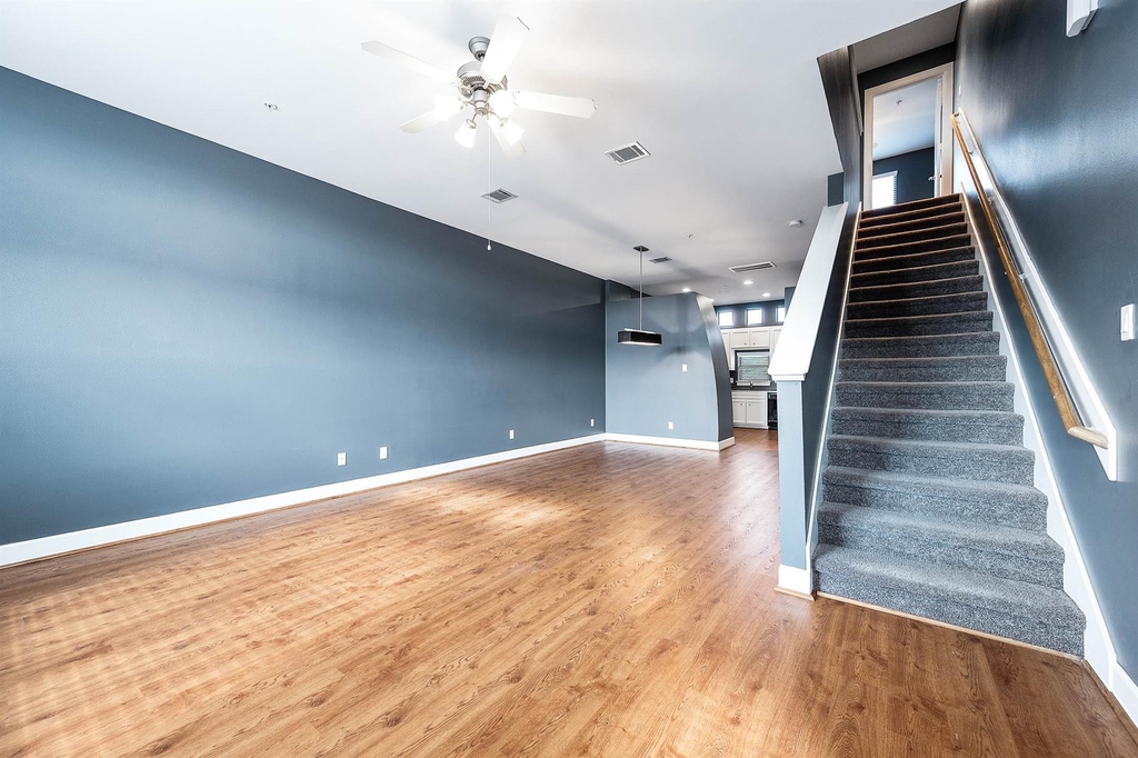 7650 Springhill Street - Photo 7