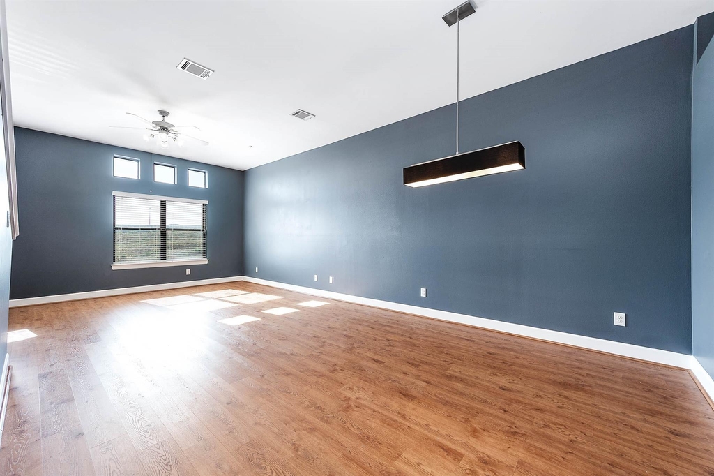 7650 Springhill Street - Photo 4