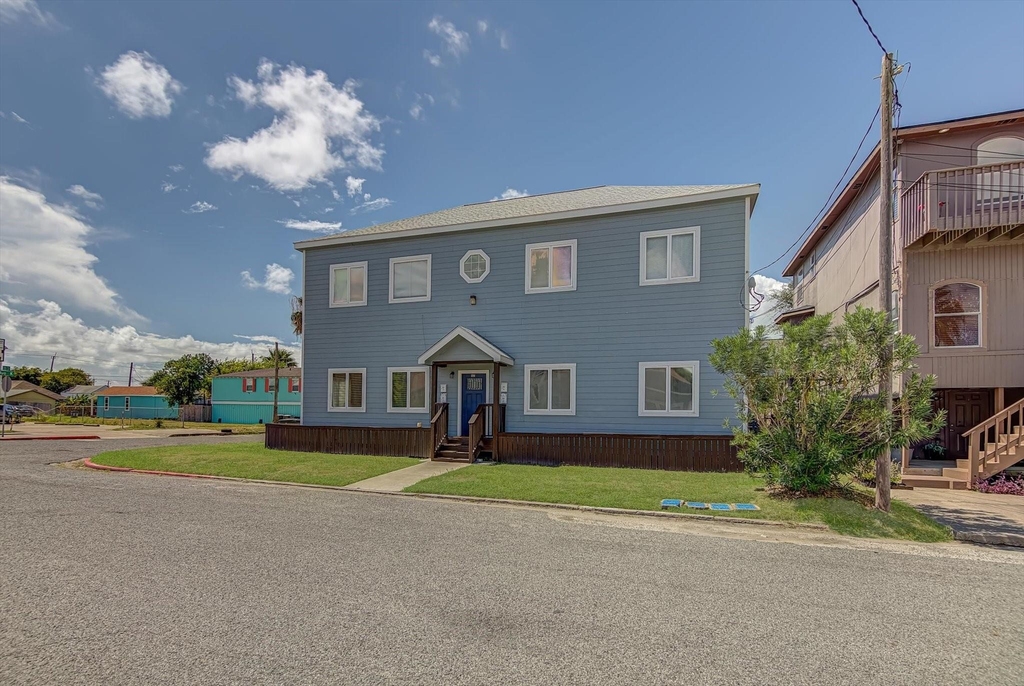 1017 11th Street - Photo 1