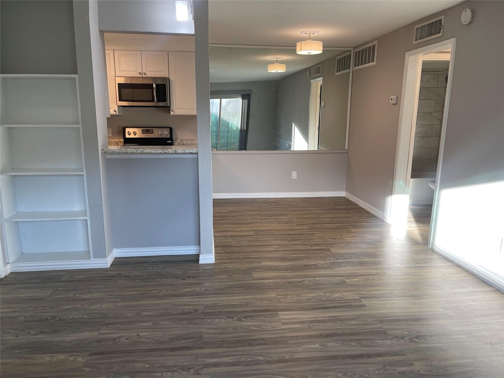 1516 Bay Area Boulevard - Photo 2