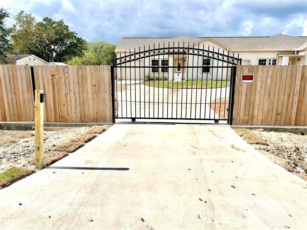 9508 Quaker Court - Photo 1