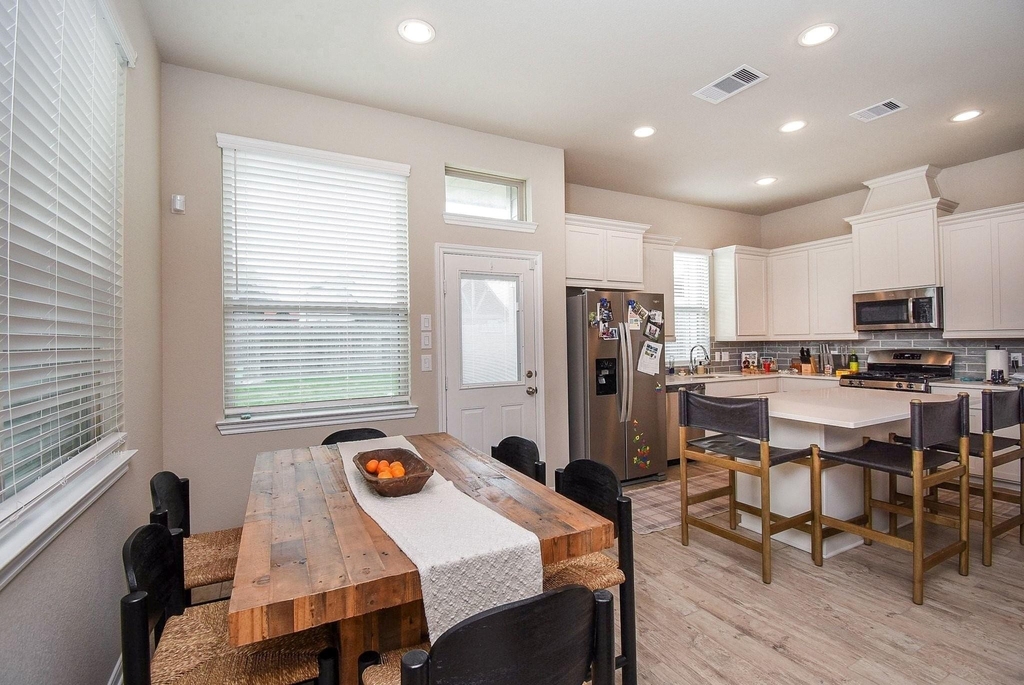 8726 Laurel Crest Drive - Photo 6