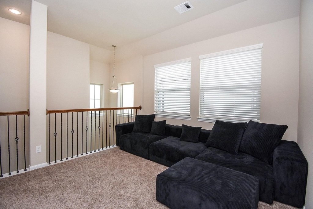 8726 Laurel Crest Drive - Photo 10