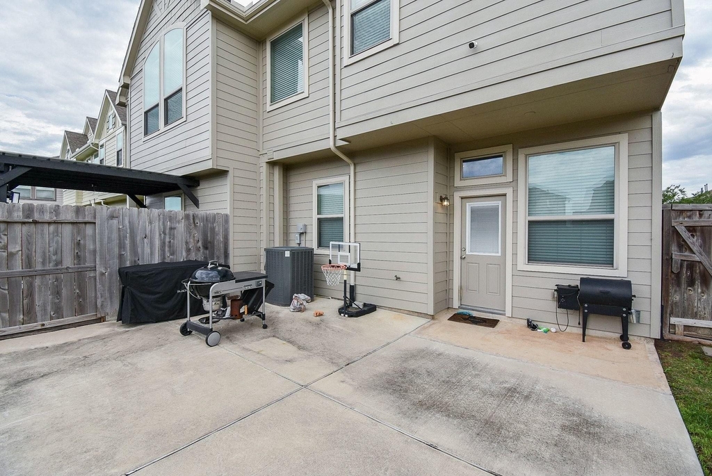 8726 Laurel Crest Drive - Photo 18