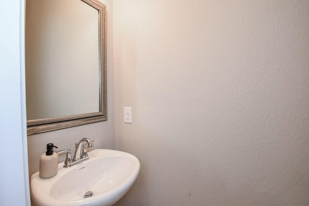 8726 Laurel Crest Drive - Photo 8