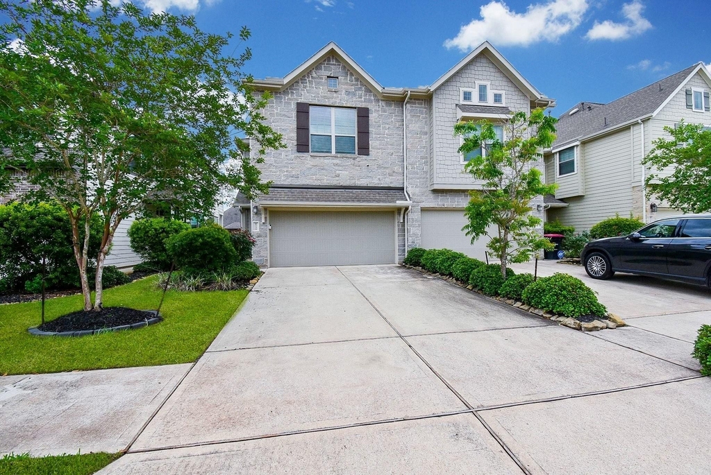 8726 Laurel Crest Drive - Photo 0