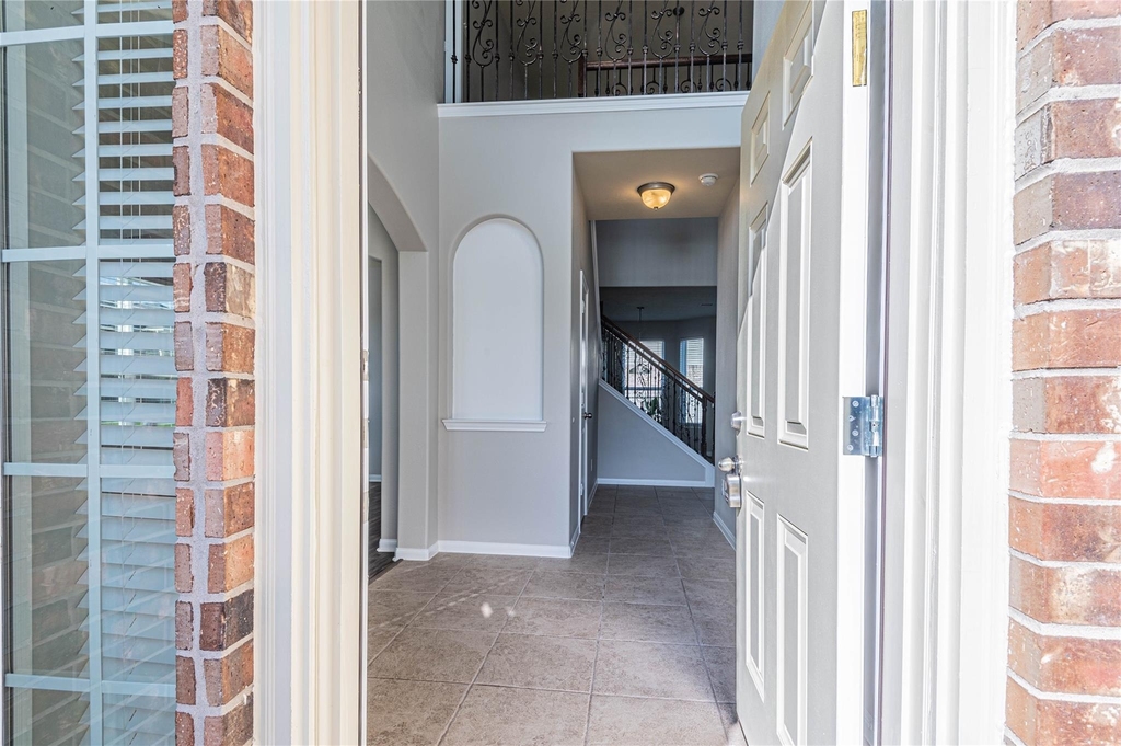 24726 Colonial Elm Drive - Photo 3