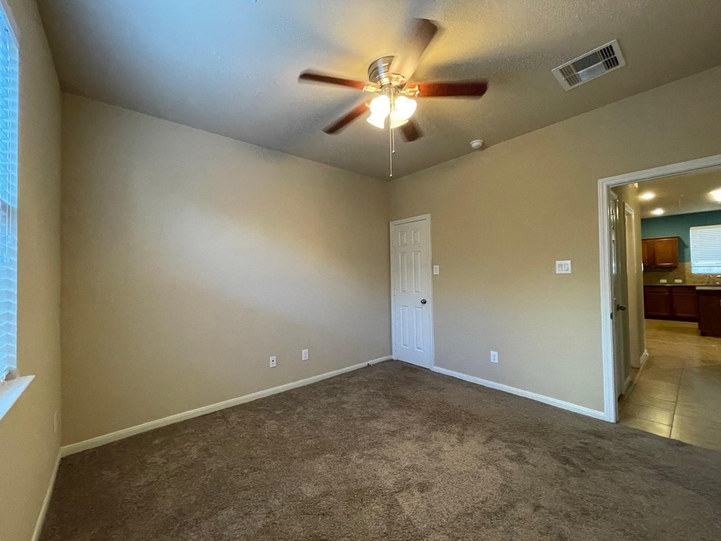21554 Hawkspur Ridge Street - Photo 8
