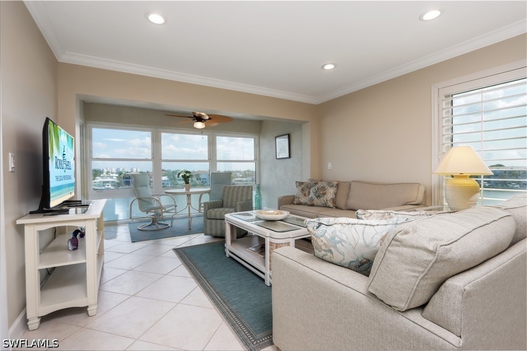 271 Southbay Drive - Photo 3
