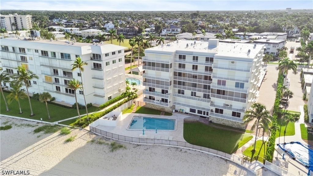 1977 Gulf Shore Boulevard N - Photo 1