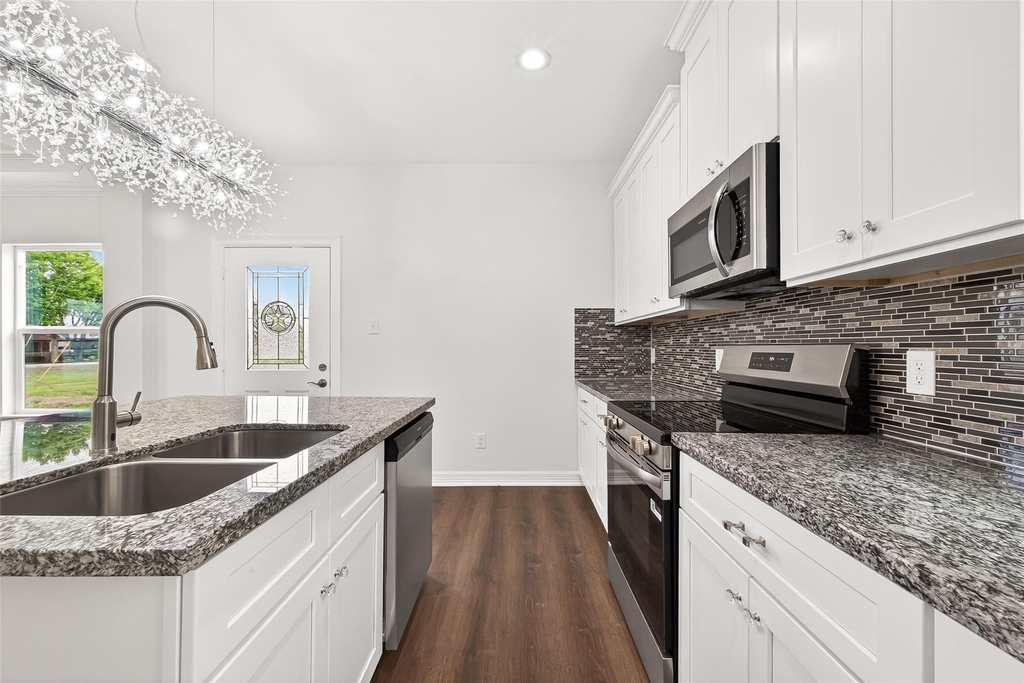 422 4th Street - Photo 11