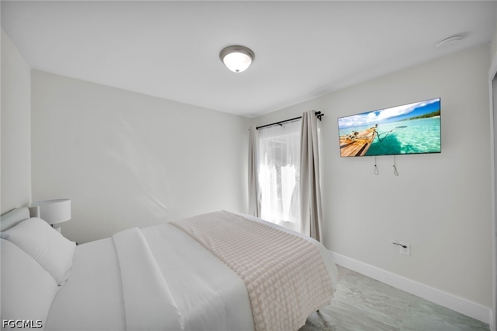 903a Albany Avenue - Photo 3