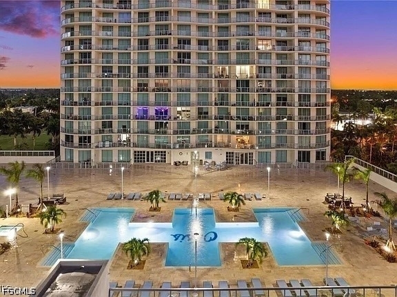 3000 Oasis Grand Boulevard - Photo 3
