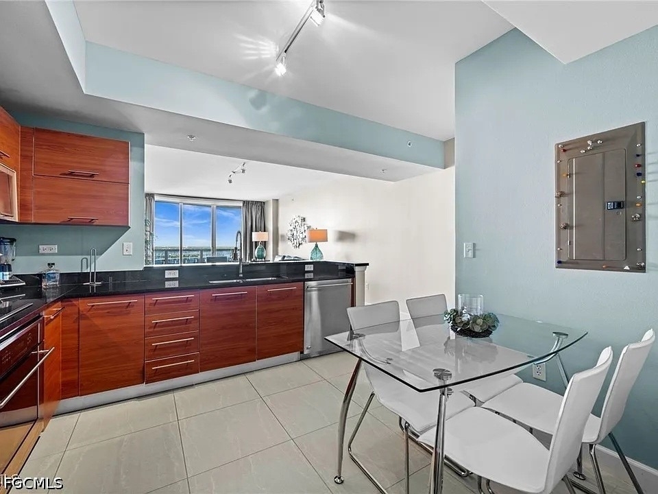 3000 Oasis Grand Boulevard - Photo 11