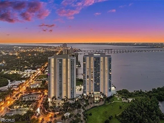 3000 Oasis Grand Boulevard - Photo 1