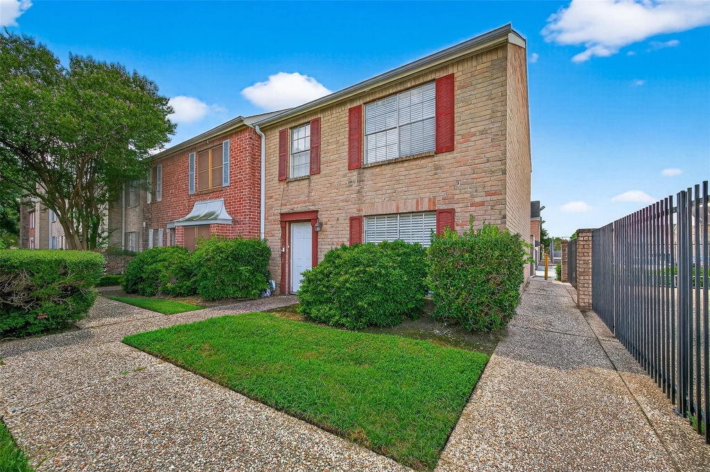 4064 Belle Park Drive - Photo 3
