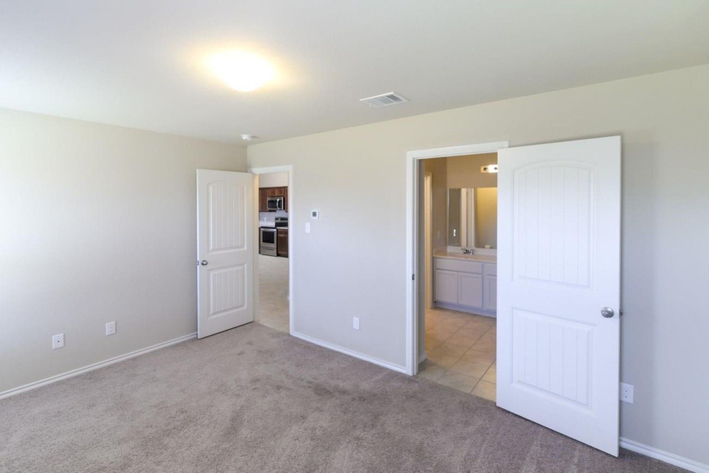 1112 Decker Drive - Photo 6