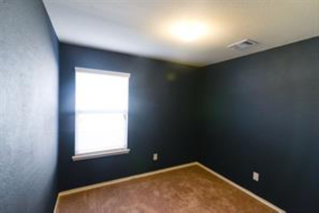 1112 Decker Drive - Photo 3