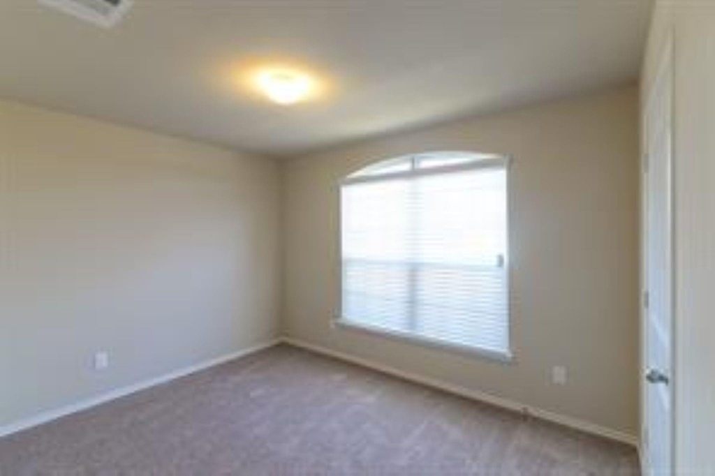 1112 Decker Drive - Photo 4
