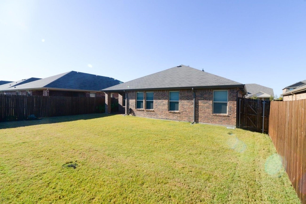 1112 Decker Drive - Photo 7