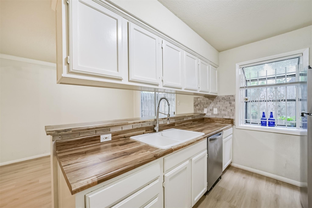 5917 Fairdale Lane - Photo 18