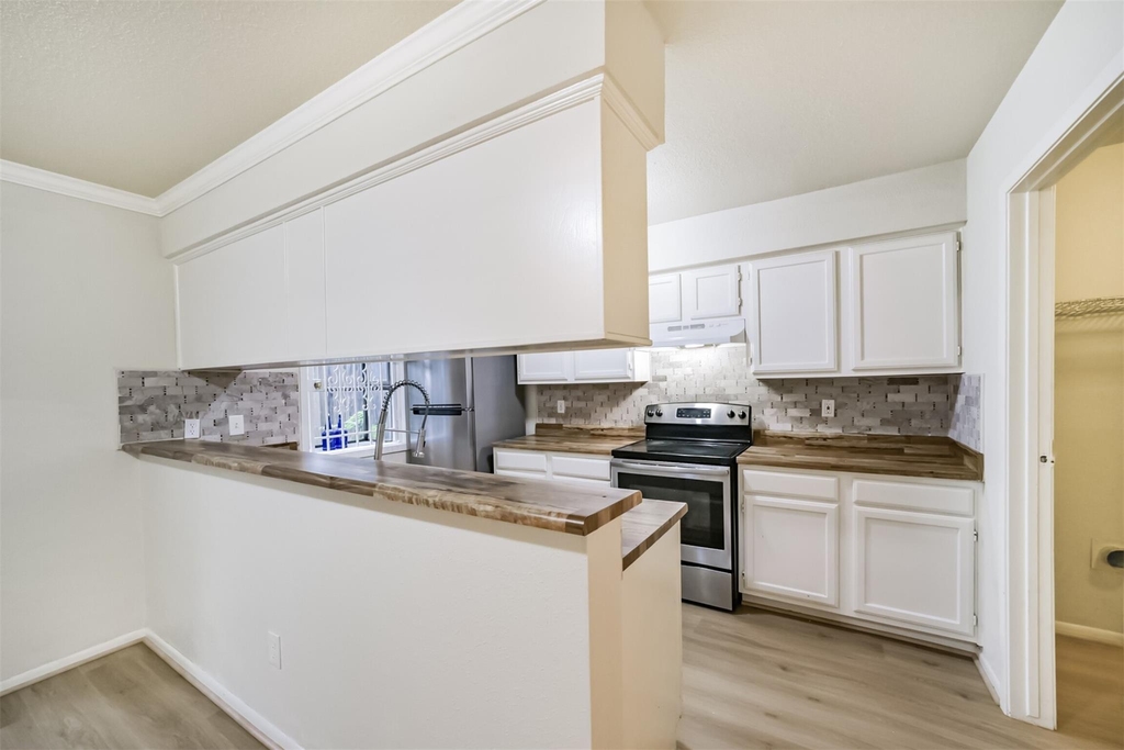 5917 Fairdale Lane - Photo 15