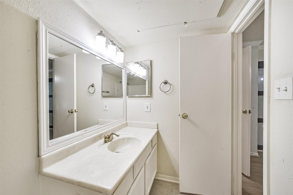 5917 Fairdale Lane - Photo 8