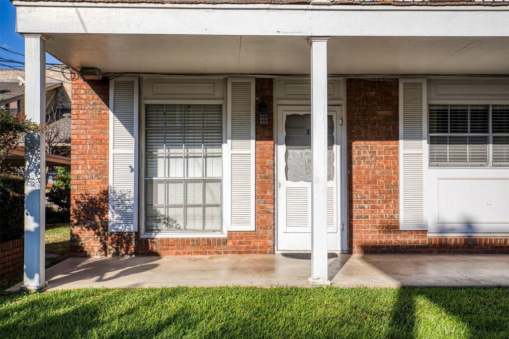 401 E Main Street - Photo 6
