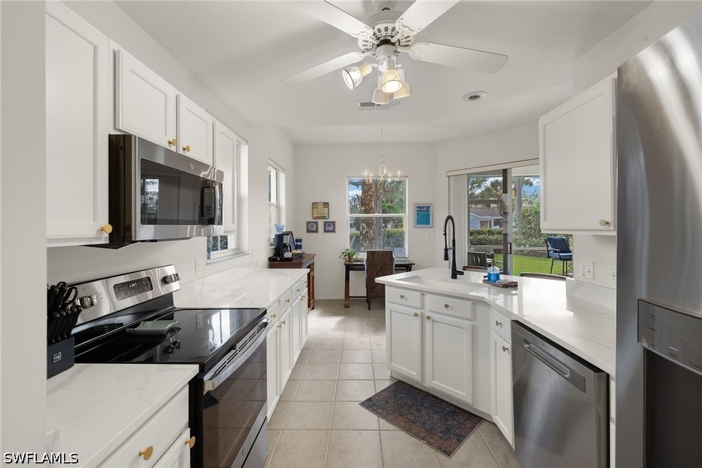 9050 Las Maderas Drive - Photo 3