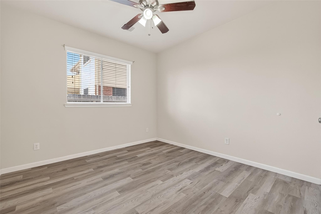 21711 Crest Peak Way - Photo 20