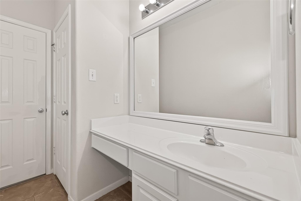 21711 Crest Peak Way - Photo 25