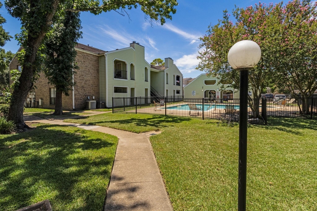 6602 Harbor Town Drive - Photo 18