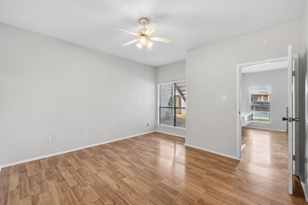 6602 Harbor Town Drive - Photo 8