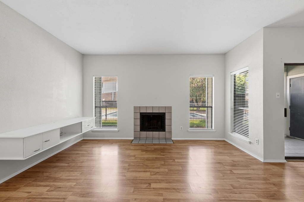 6602 Harbor Town Drive - Photo 3