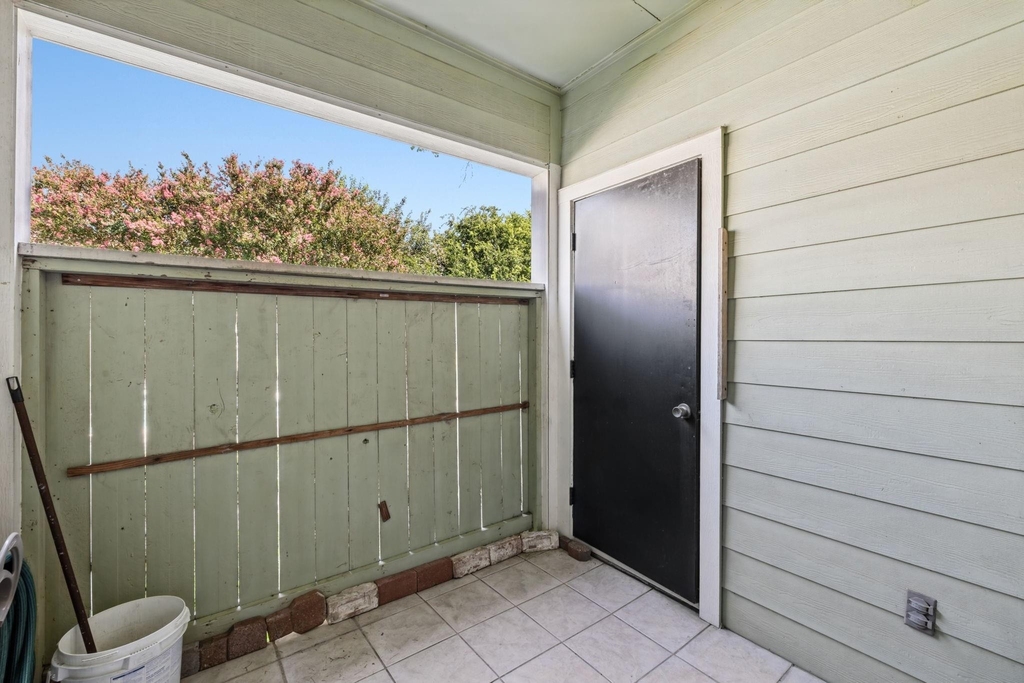 6602 Harbor Town Drive - Photo 16