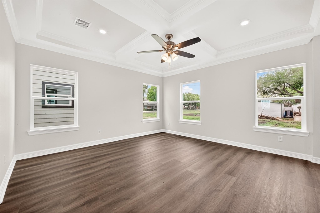 418 4th Street - Photo 8