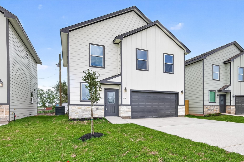 418 4th Street - Photo 1