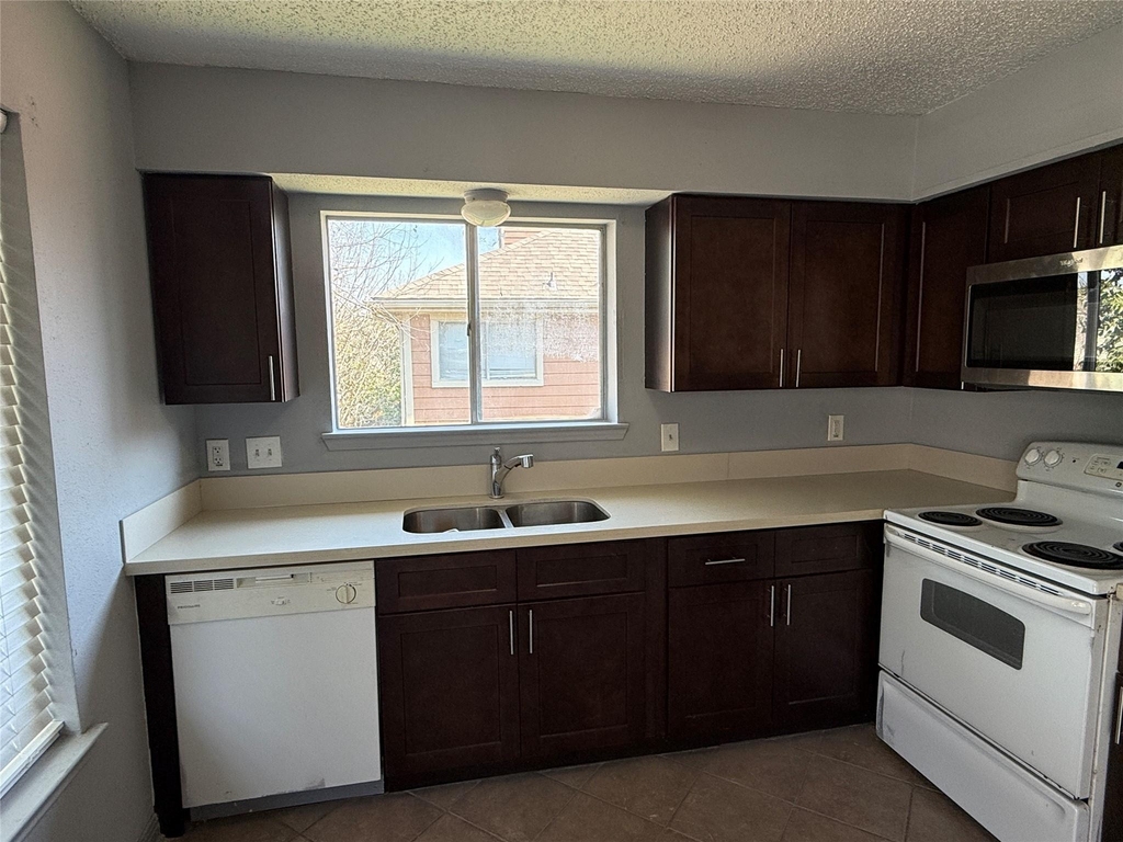 12200 Overbrook Lane - Photo 2