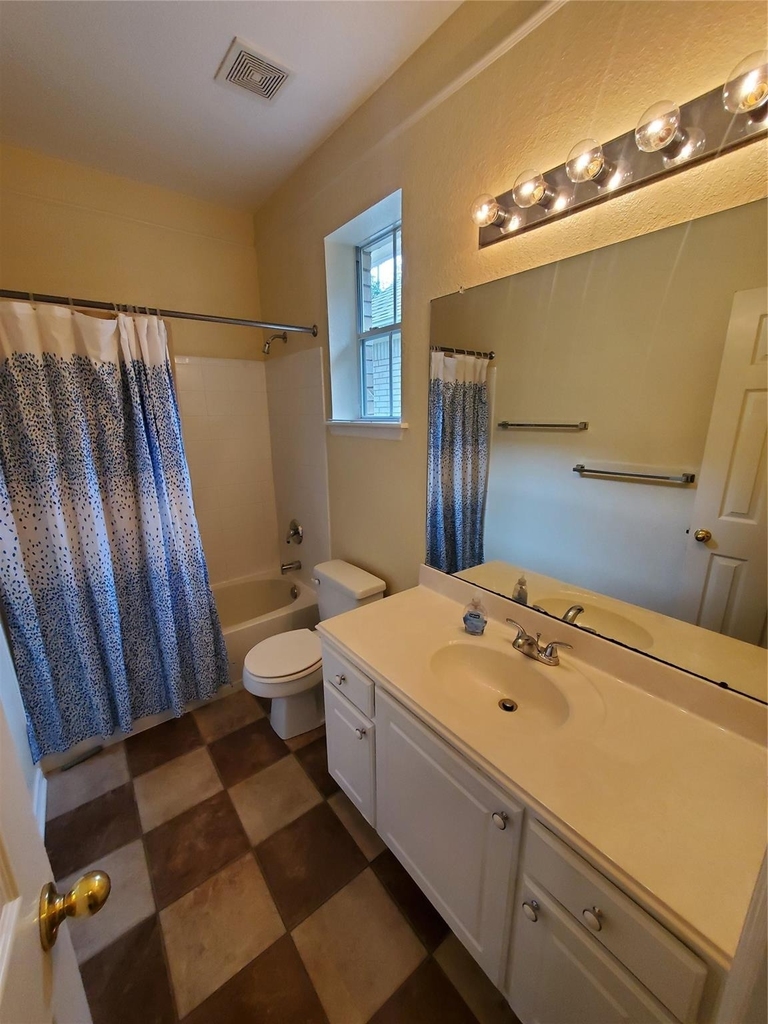 2715 Falling Forest Court - Photo 8