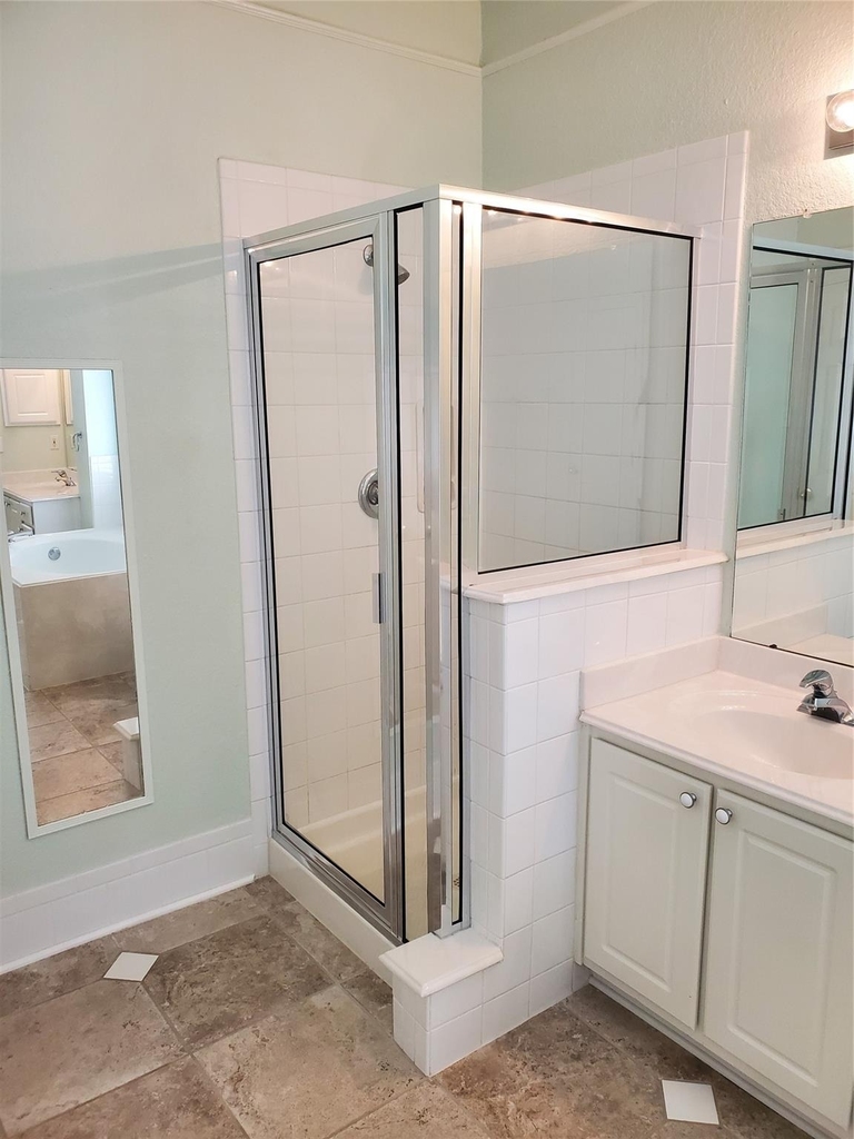 2715 Falling Forest Court - Photo 31