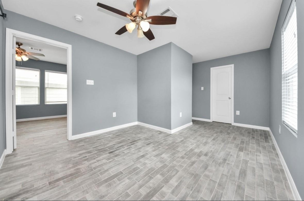 109 N Eastwood Street - Photo 3