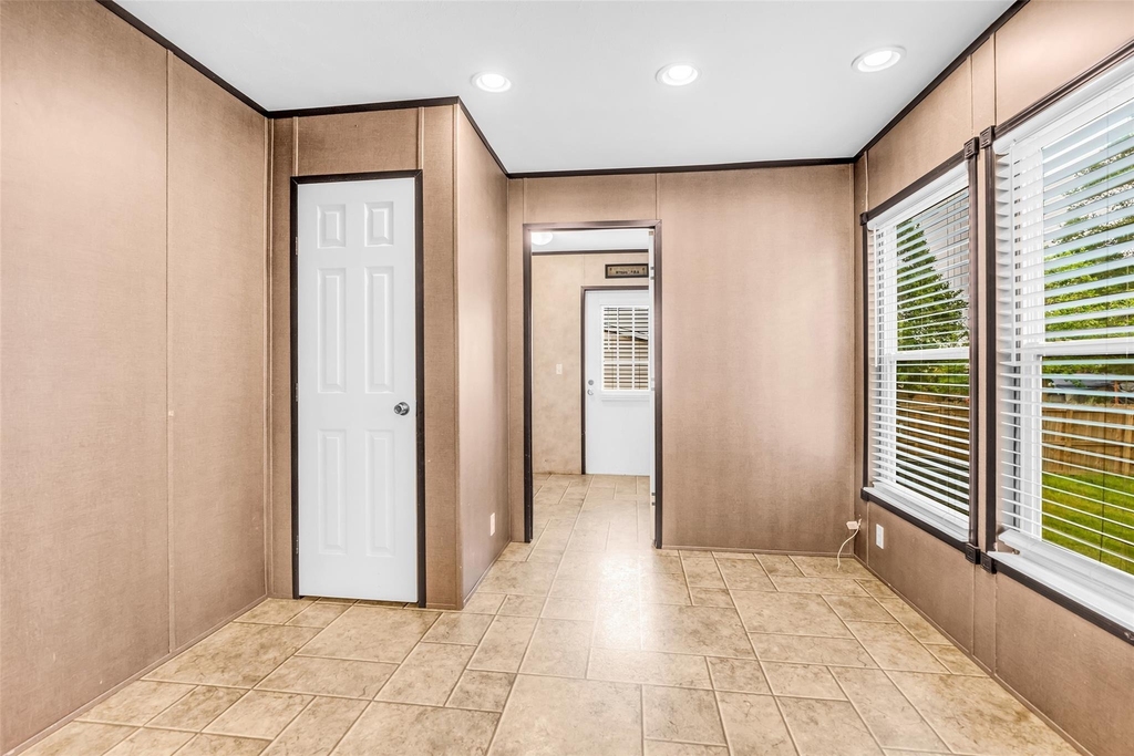 15158 Schank Road - Photo 4