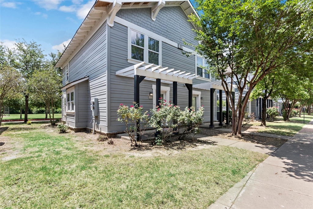 1725 Harvey Mitchell Parkway S - Photo 22