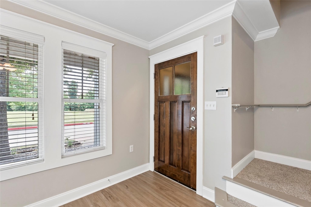 1725 Harvey Mitchell Parkway S - Photo 3